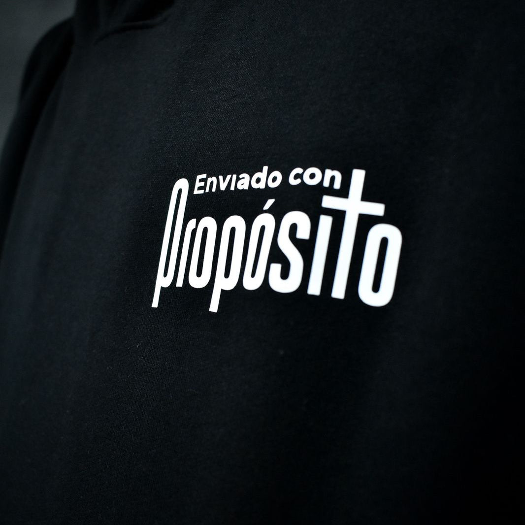 Hoodie "Enviado con propósito"
